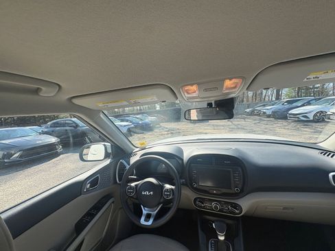 Used 2025 Kia Soul LX w/ LX Technology Package image 31
