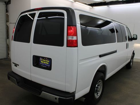 Used 2025 Chevrolet Express 3500 LT w/ LT Preferred Equipment Group image 5