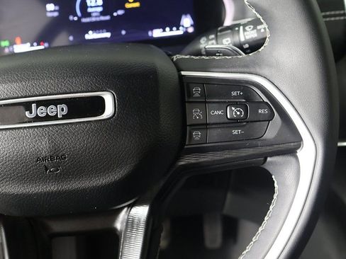 Used 2023 Jeep Grand Cherokee L Laredo image 43