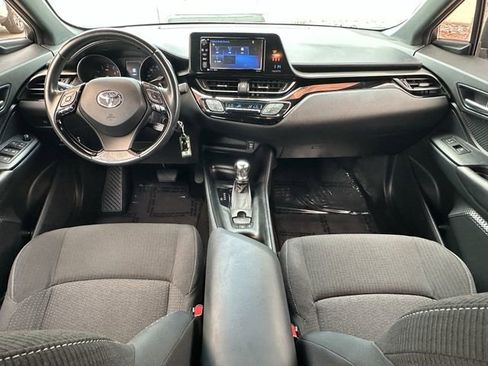 Used 2018 Toyota C-HR XLE FWD image 11