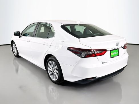 Used 2022 Toyota Camry LE FWD image 7