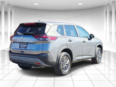 Used 2023 Nissan Rogue S image 3