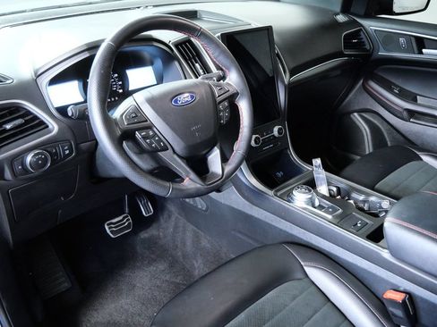 Used 2022 Ford Edge ST-Line w/ Cold Weather Package AWD/4WD image 3