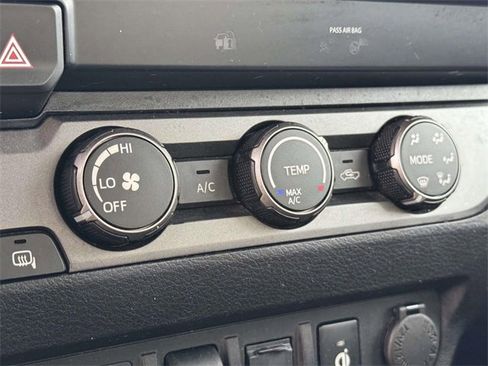 Used 2020 Toyota Tacoma TRD Off-Road image 6