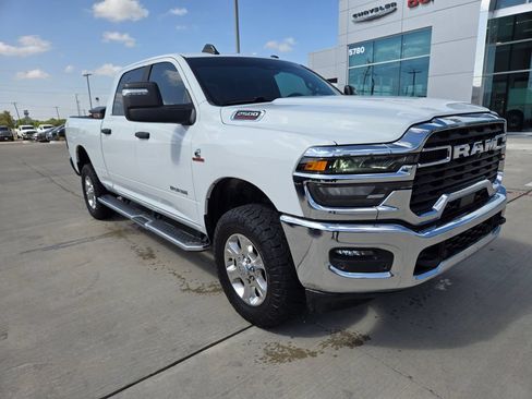 Used 2025 RAM 2500 Big Horn AWD/4WD image 1