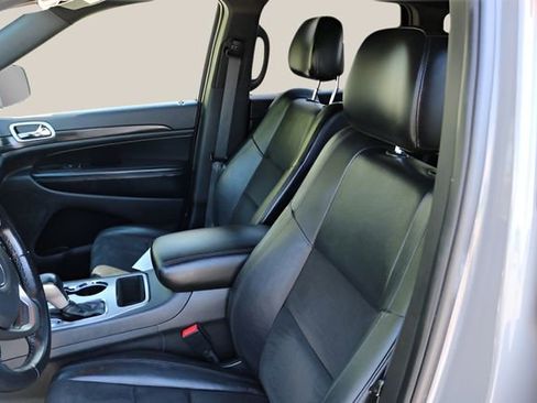 Used 2021 Jeep Grand Cherokee Laredo X image 11