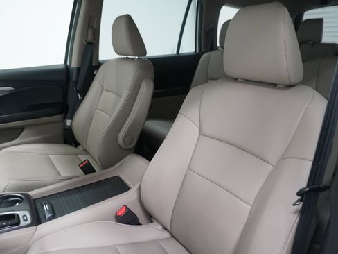 Used 2017 Honda Pilot EX-L image 11