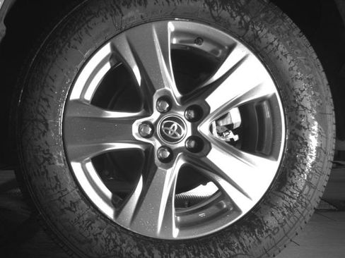 Used 2025 Toyota RAV4 XLE AWD/4WD image 27