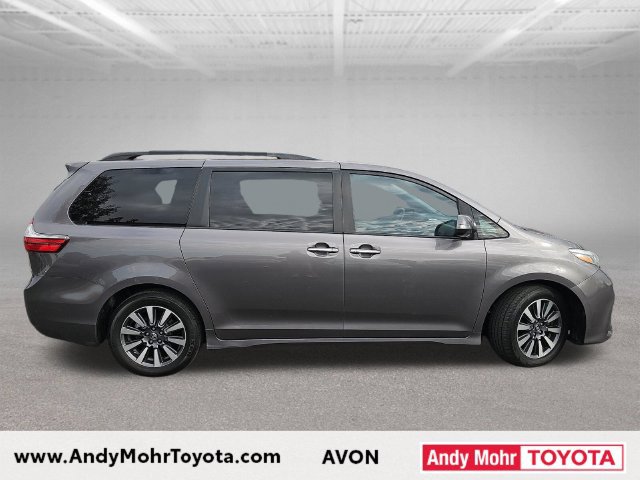 Used 2018 Toyota Sienna Limited FWD image 8