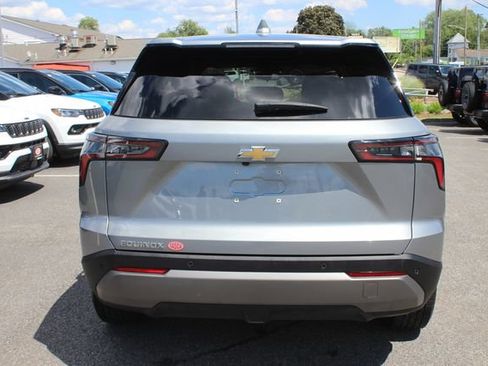 Used 2025 Chevrolet Equinox LT FWD image 27