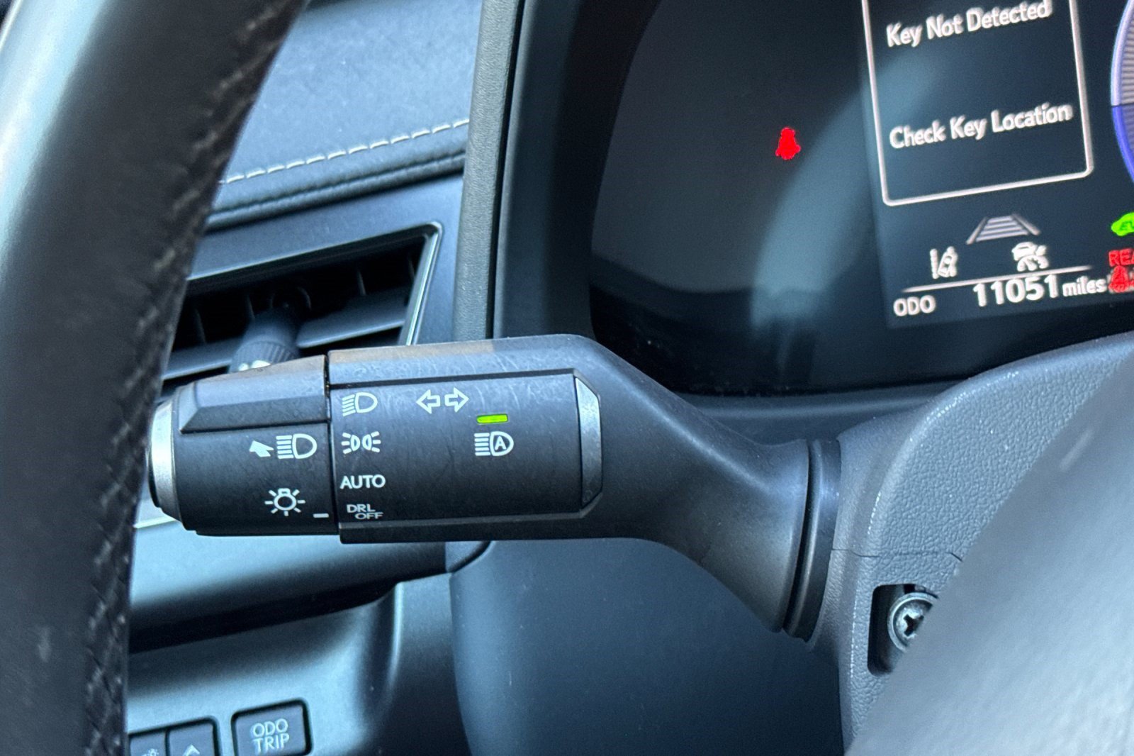 Certified 2025 Lexus UX 300h FWD w/ Accessory Package (Z2) image 32