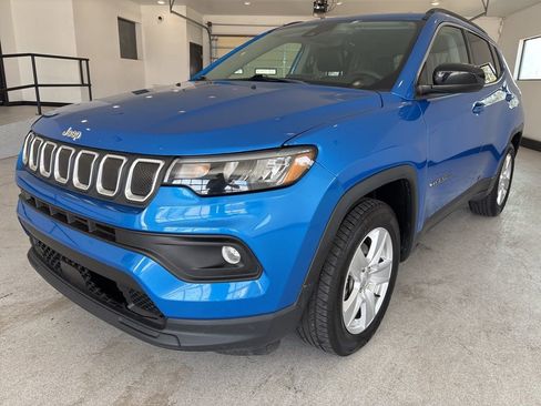 Used 2022 Jeep Compass Latitude image 4