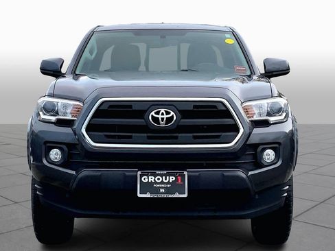 Used 2016 Toyota Tacoma SR5 w/ SR5 Appearance Package (SN) image 4