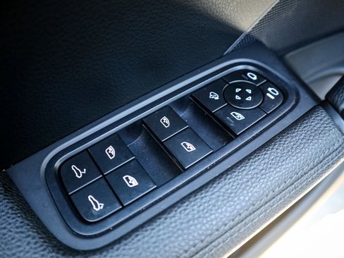 Used 2024 Porsche Cayenne S image 15