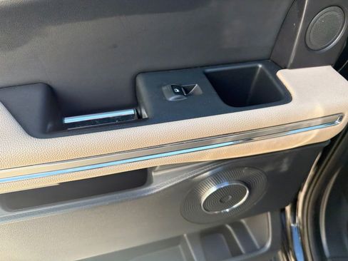 Used 2023 Ford Expedition Limited AWD/4WD image 18