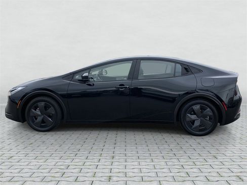 Certified 2025 Toyota Prius LE image 2