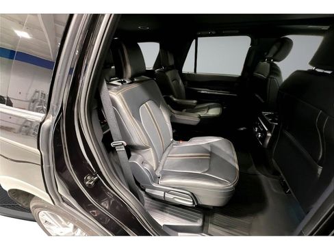 Used 2024 Ford Expedition Platinum AWD/4WD image 29