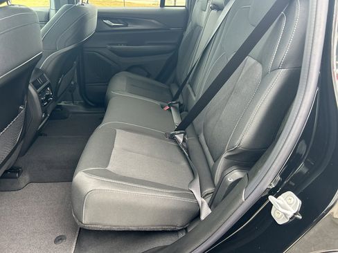 New 2025 Jeep Grand Cherokee Laredo image 27