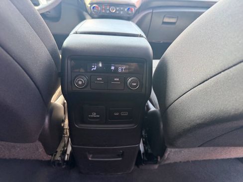 Used 2022 GMC Acadia SLE w/ Driver Convenience Package FWD image 25