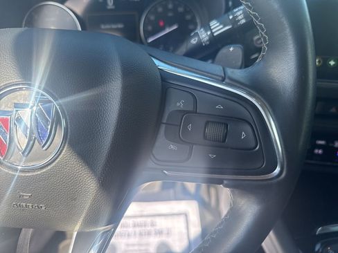 Used 2023 Buick Envision Essence image 28