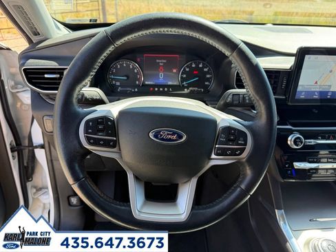 Used 2022 Ford Explorer Limited w/ Equipment Group 301A AWD/4WD image 17
