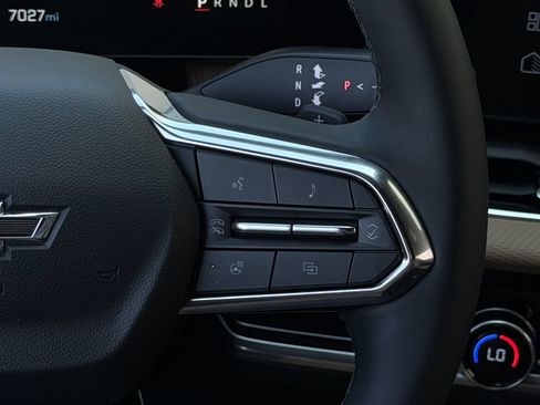 Used 2025 Chevrolet Equinox ACTIV w/ Safety and Technology Package FWD image 15