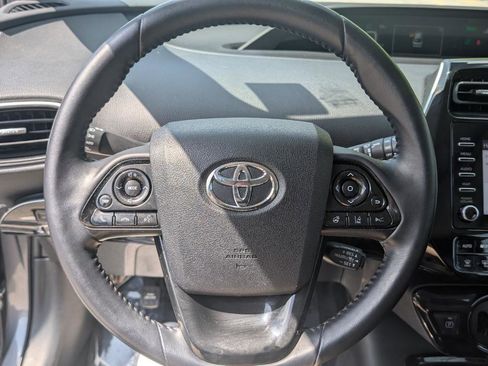 Used 2020 Toyota Prius XLE w/ Premium Convenience Package FWD image 13