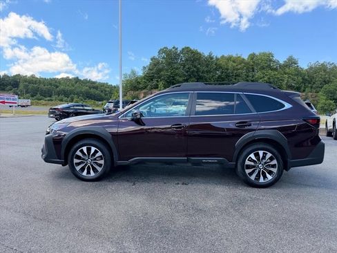 Certified 2025 Subaru Outback Limited AWD/4WD image 4