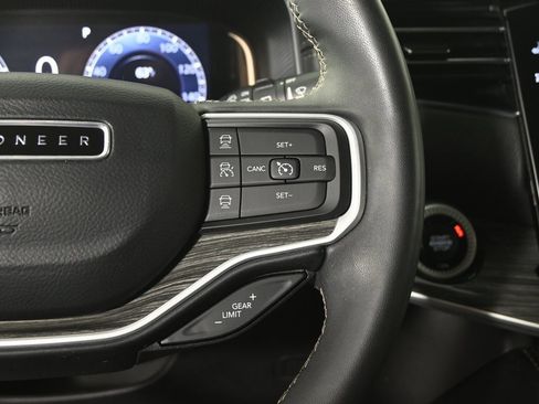 Used 2022 Jeep Wagoneer Series III image 36