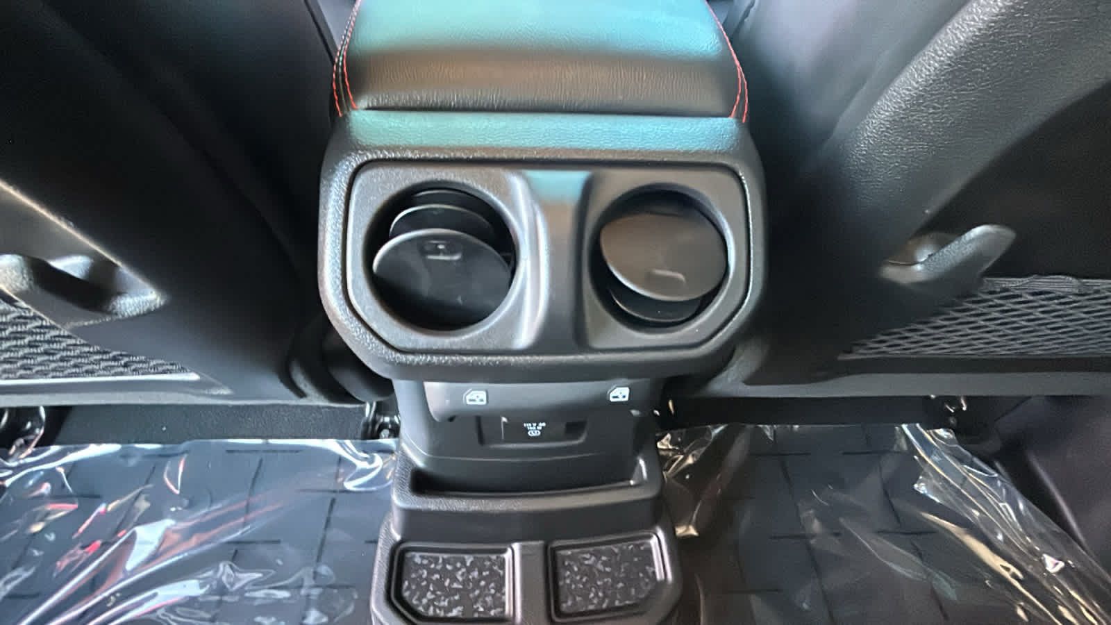Used 2024 Jeep Wrangler Unlimited Rubicon w/ Technology Group AWD/4WD image 25