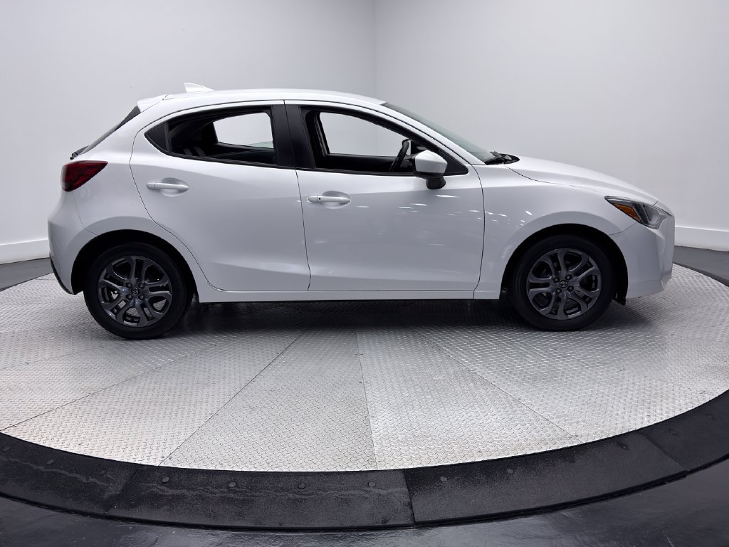 Used 2020 Toyota Yaris XLE FWD image 4