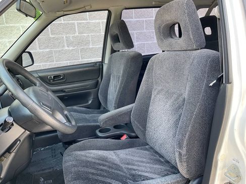 Used 2001 Honda CR-V LX image 15