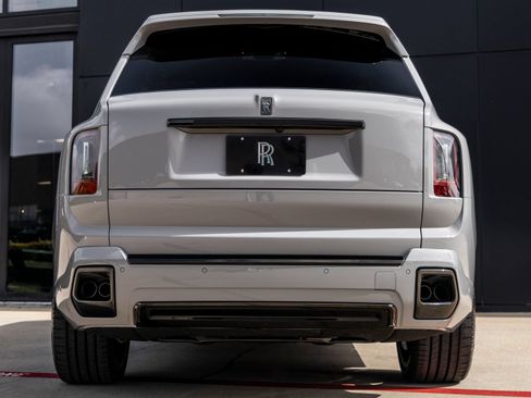 New 2027 Rolls-Royce Cullinan Black Badge AWD/4WD image 10