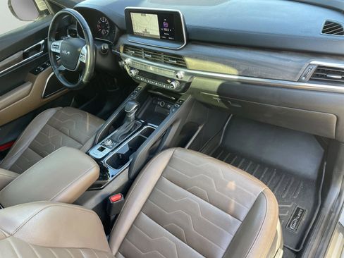 Certified 2022 Kia Telluride SX w/ SX Prestige Package image 12