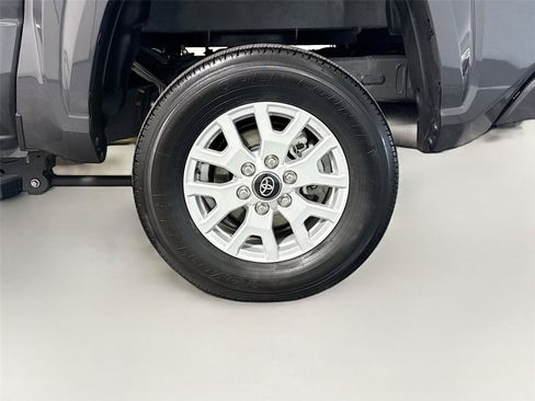 Used 2025 Toyota Tacoma SR5 RWD image 33
