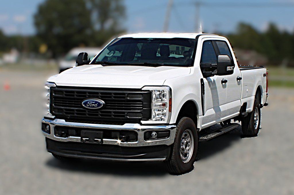 Used 2026 Ford F250 XL w/ XL Chrome Package AWD/4WD image 2