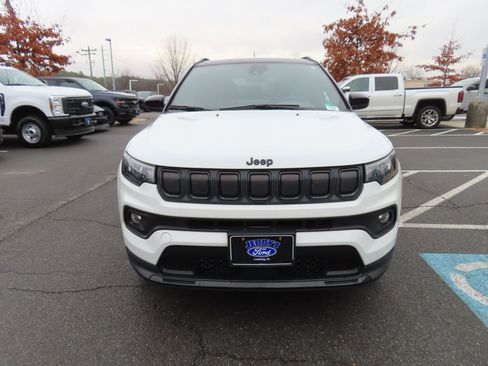 Used 2022 Jeep Compass Altitude w/ Sun and Sound Group image 2