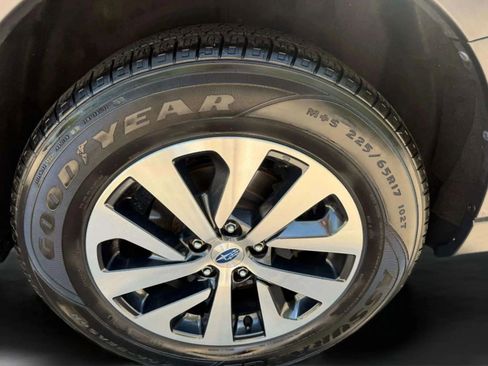 Used 2023 Subaru Outback Premium image 28