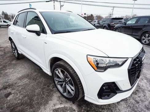 Used 2021 Audi Q3 2.0T Premium w/ Black Optic Sport Package image 3