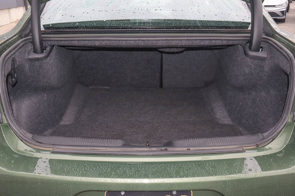 Used 2023 Dodge Charger Scat Pack RWD image 9