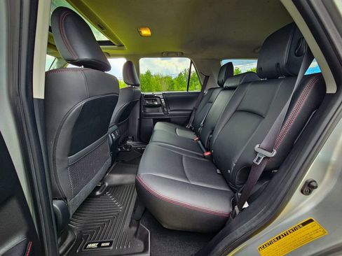 Used 2019 Toyota 4Runner TRD Off-Road Premium AWD/4WD image 32