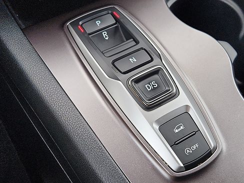 Used 2022 Honda Pilot Sport image 16