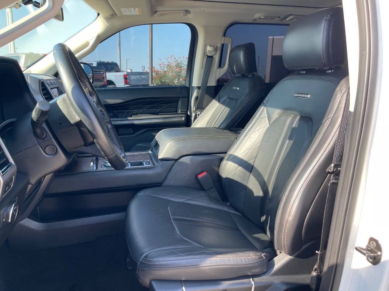Used 2020 Ford Expedition Platinum RWD image 2