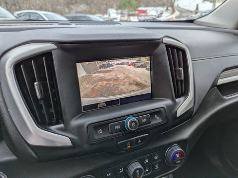 Used 2022 GMC Terrain SLE w/ Driver Convenience Package image 12