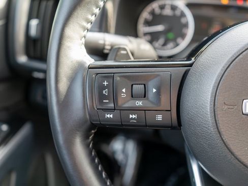 Used 2024 Nissan Pathfinder SL w/ Black Appearance Package image 26