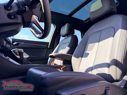 Used 2025 Audi Q3 2.0T Premium w/ Convenience Package image 6