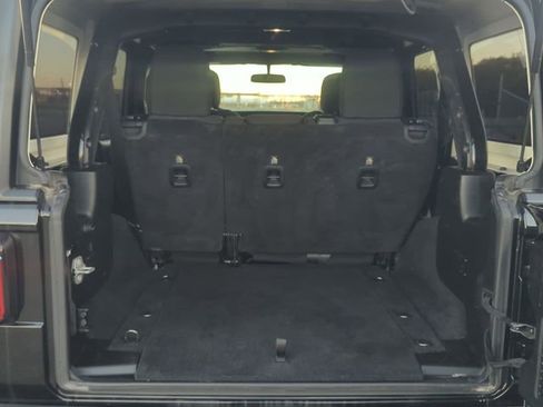 Certified 2018 Jeep Wrangler Unlimited Sport S AWD/4WD image 23