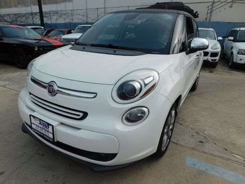 Used 2014 FIAT 500L Lounge image 3