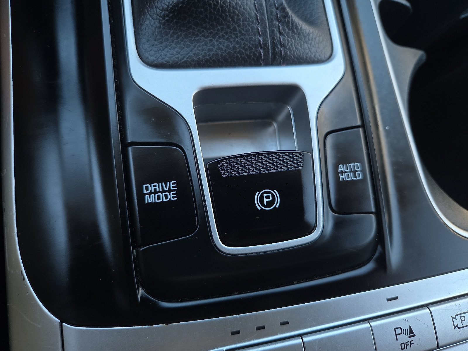 Used 2023 Kia Carnival LX FWD image 20