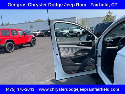 Used 2024 Volkswagen Taos S AWD/4WD image 42